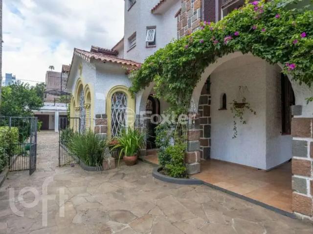 Casa / Sobrado para Venda em Porto Alegre/RS Petrópolis 3 Quartos