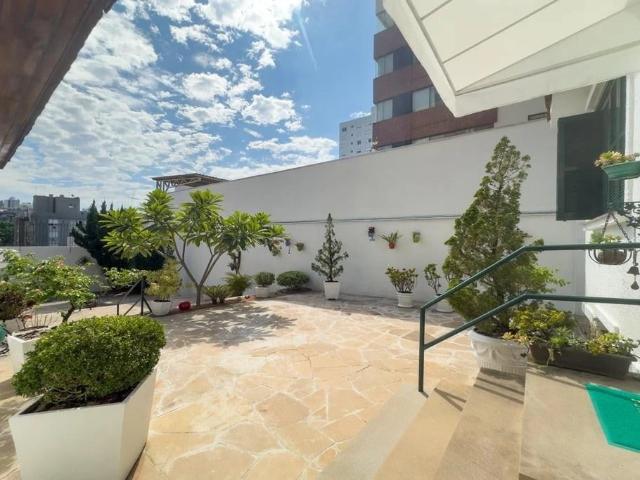 Casa / Sobrado para Venda em Porto Alegre/RS Petrópolis 3 Quartos