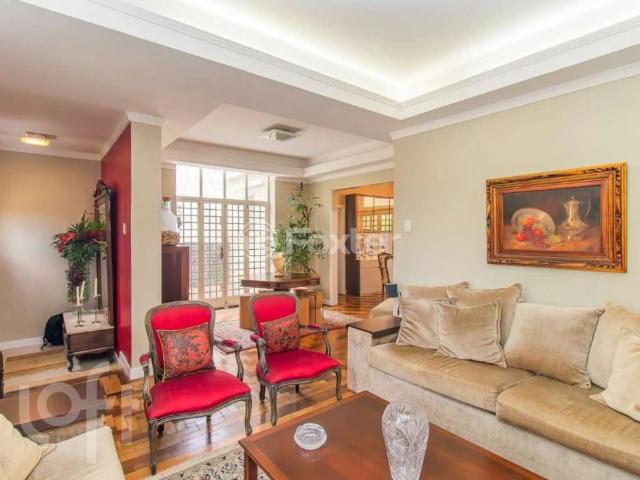 Casa / Sobrado para Venda em Porto Alegre/RS Petrópolis 3 Quartos