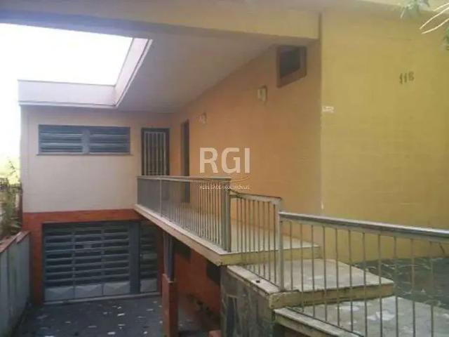 Casa / Sobrado para Venda em Porto Alegre/RS Petrópolis 3 Quartos