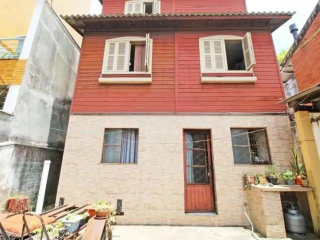 Casa / Sobrado para Venda em Porto Alegre/RS Petrópolis 3 Quartos