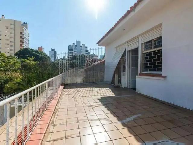 Casa / Sobrado para Venda em Porto Alegre/RS Petrópolis 3 Quartos