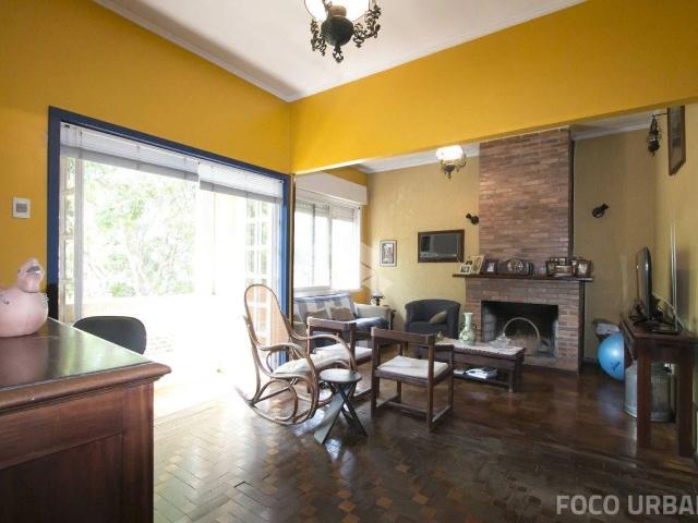 Casa / Sobrado para Venda em Porto Alegre/RS Petrópolis 3 Quartos