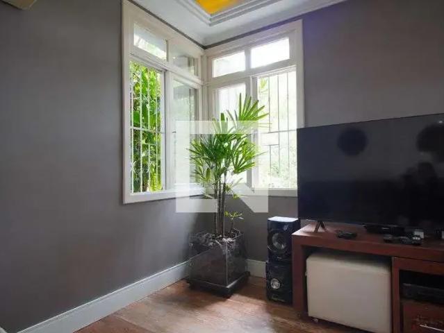 Casa / Sobrado para Venda em Porto Alegre/RS Petrópolis 3 Quartos