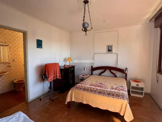 Casa / Sobrado para Venda em Porto Alegre/RS Petrópolis 4 Quartos