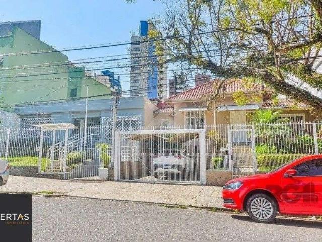 Casa / Sobrado para Venda em Porto Alegre/RS Petrópolis 4 Quartos