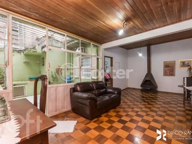 Casa / Sobrado para Venda em Porto Alegre/RS Petrópolis 4 Quartos