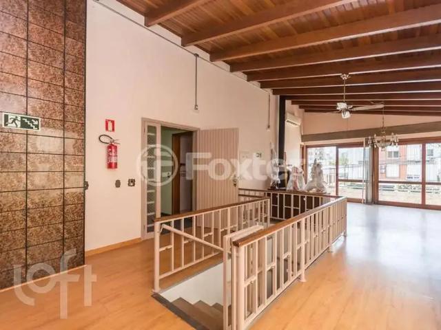 Casa / Sobrado para Venda em Porto Alegre/RS Petrópolis 4 Quartos