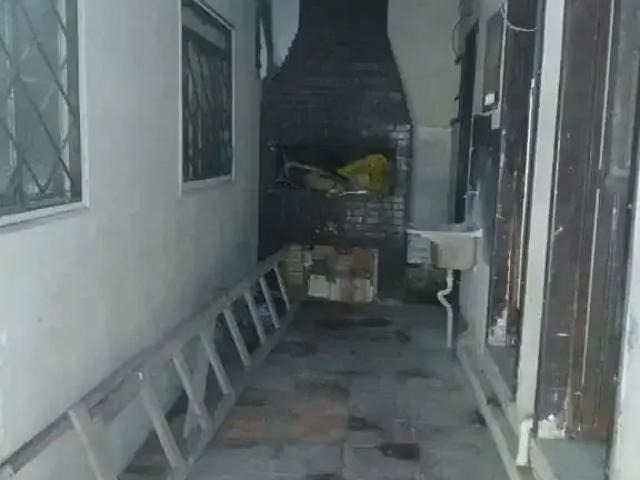 Casa / Sobrado para Venda em Porto Alegre/RS Petrópolis 4 Quartos