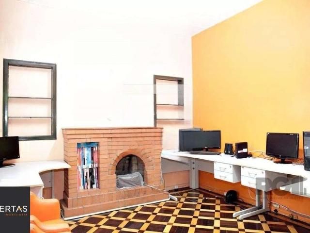 Casa / Sobrado para Venda em Porto Alegre/RS Petrópolis 4 Quartos