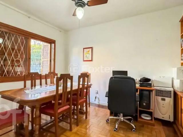 Casa / Sobrado para Venda em Porto Alegre/RS Petrópolis 4 Quartos