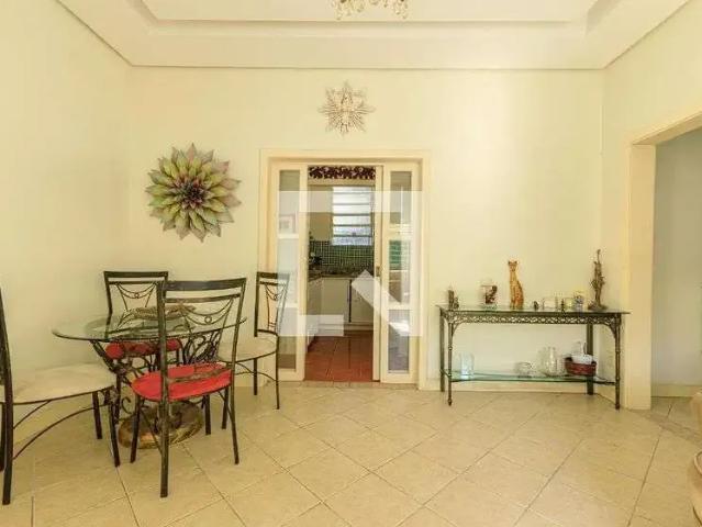 Casa / Sobrado para Venda em Porto Alegre/RS Petrópolis 4 Quartos