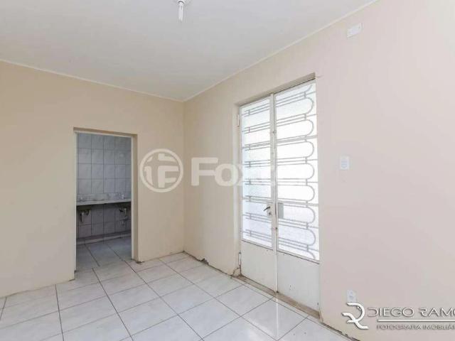 Casa / Sobrado para Venda em Porto Alegre/RS Petrópolis 4 Quartos
