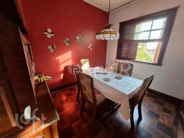 Casa / Sobrado para Venda em Porto Alegre/RS Petrópolis 4 Quartos