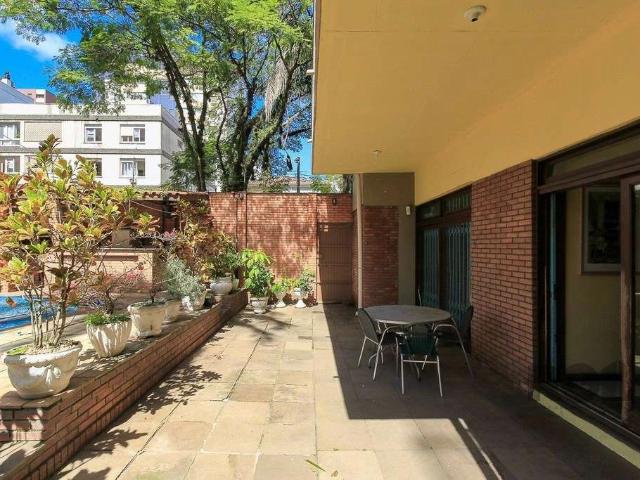 Casa / Sobrado para Venda em Porto Alegre/RS Petrópolis 4 Quartos
