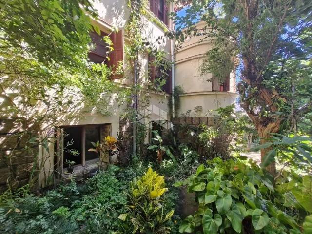 Casa / Sobrado para Venda em Porto Alegre/RS Petrópolis 5 Quartos