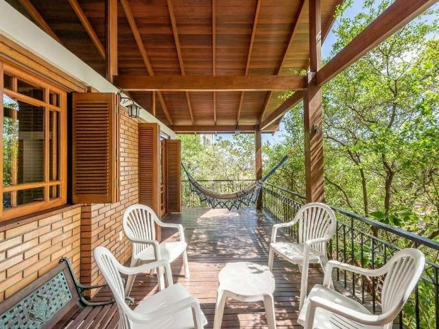 Casa / Sobrado para Venda em Porto Alegre/RS Petrópolis 5 Quartos