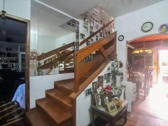 Casa / Sobrado para Venda em Porto Alegre/RS Petrópolis 5 Quartos