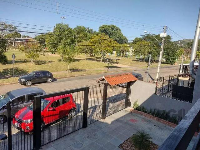 Casa / Sobrado para Venda em Porto Alegre/RS Restinga 4 Quartos