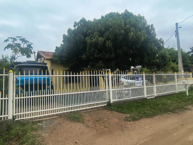 Casa / Sobrado para Venda em Porto Alegre/RS Restinga 3 Quartos