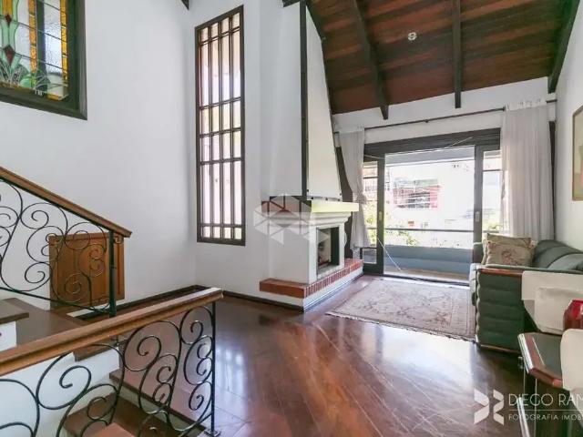 Casa / Sobrado para Venda em Porto Alegre/RS Rio Branco 3 Quartos