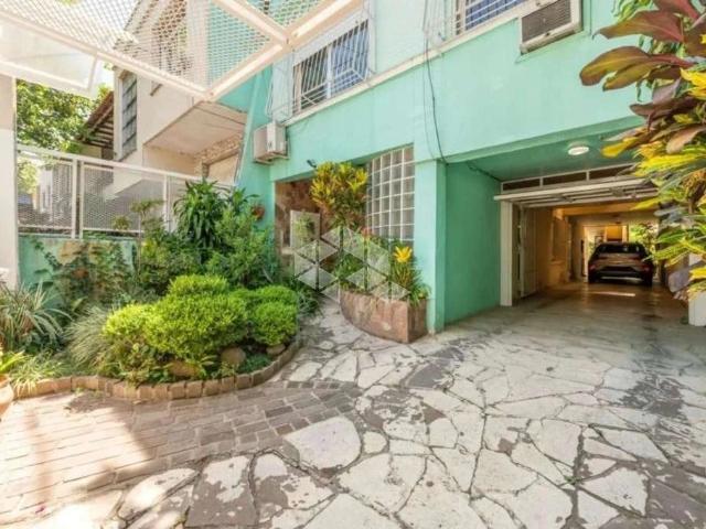 Casa / Sobrado para Venda em Porto Alegre/RS Rio Branco 3 Quartos