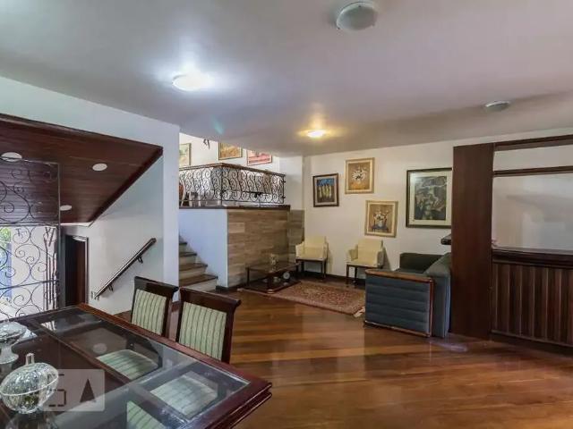 Casa / Sobrado para Venda em Porto Alegre/RS Rio Branco 3 Quartos