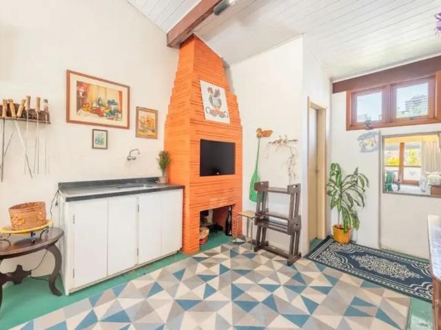 Casa / Sobrado para Venda em Porto Alegre/RS Rio Branco 3 Quartos