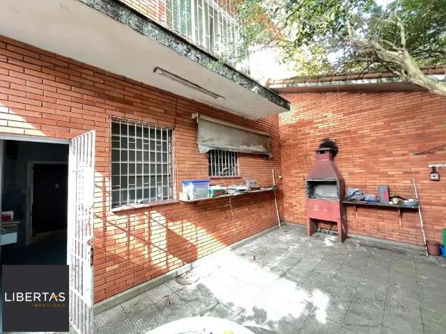 Casa / Sobrado para Venda em Porto Alegre/RS Rio Branco 4 Quartos