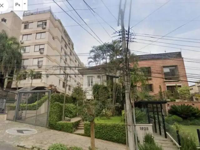 Casa / Sobrado para Venda em Porto Alegre/RS Rio Branco 4 Quartos