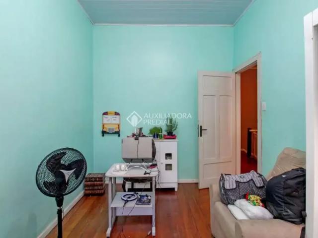 Casa / Sobrado para Venda em Porto Alegre/RS Rio Branco 4 Quartos