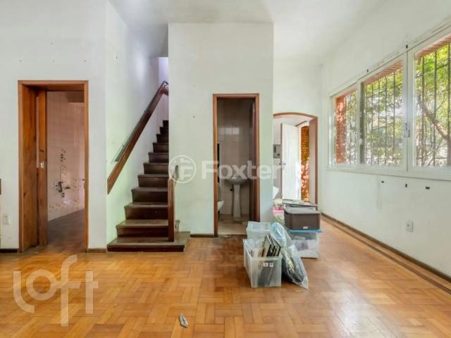Casa / Sobrado para Venda em Porto Alegre/RS Rio Branco 5 Quartos