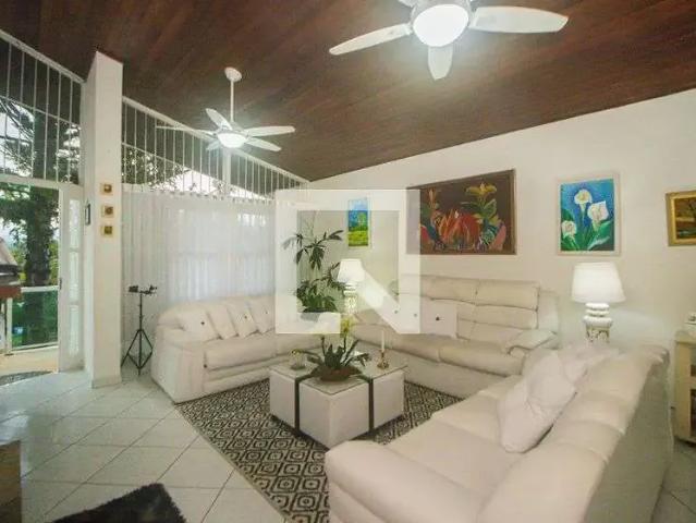 Casa / Sobrado para Venda em Porto Alegre/RS Rubem Berta 4 Quartos