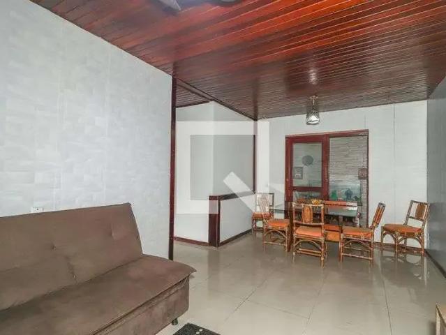 Casa / Sobrado para Venda em Porto Alegre/RS Rubem Berta 3 Quartos