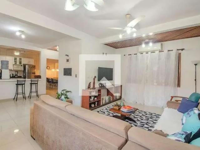 Casa / Sobrado para Venda em Porto Alegre/RS Rubem Berta 3 Quartos