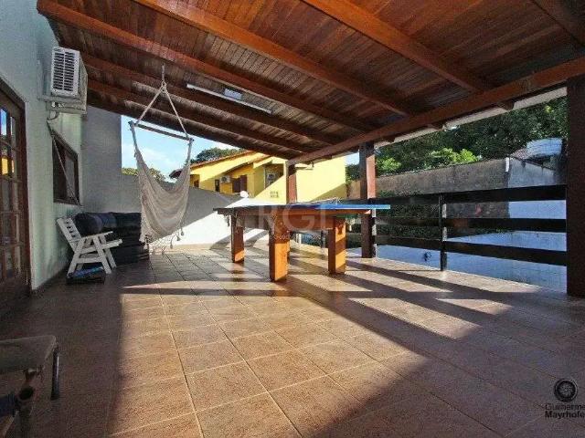 Casa / Sobrado para Venda em Porto Alegre/RS Rubem Berta 3 Quartos