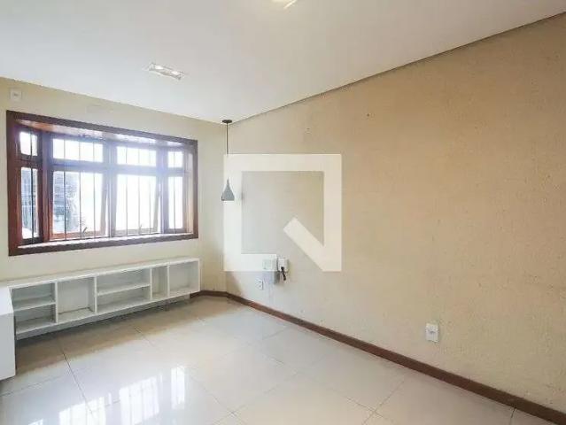 Casa / Sobrado para Venda em Porto Alegre/RS Rubem Berta 3 Quartos