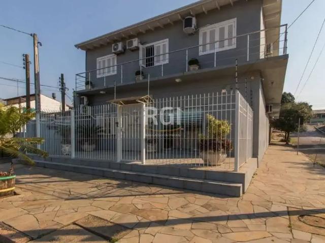 Casa / Sobrado para Venda em Porto Alegre/RS Rubem Berta 3 Quartos