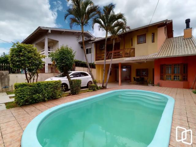Casa / Sobrado para Venda em Porto Alegre/RS Rubem Berta 3 Quartos