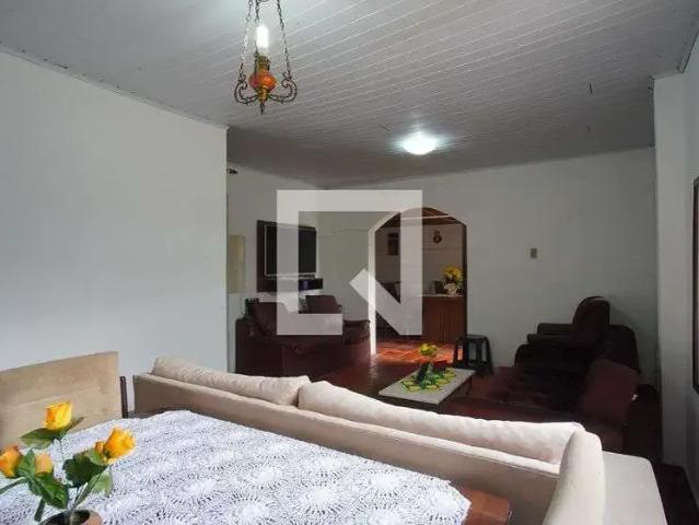 Casa / Sobrado para Venda em Porto Alegre/RS Rubem Berta 3 Quartos