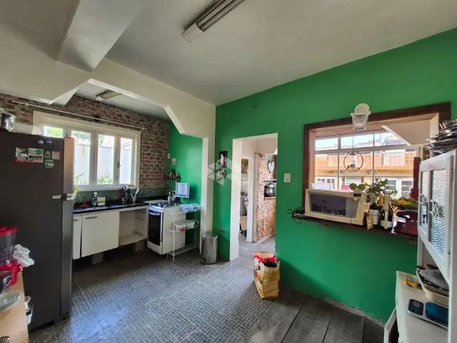 Casa / Sobrado para Venda em Porto Alegre/RS São Geraldo 4 Quartos