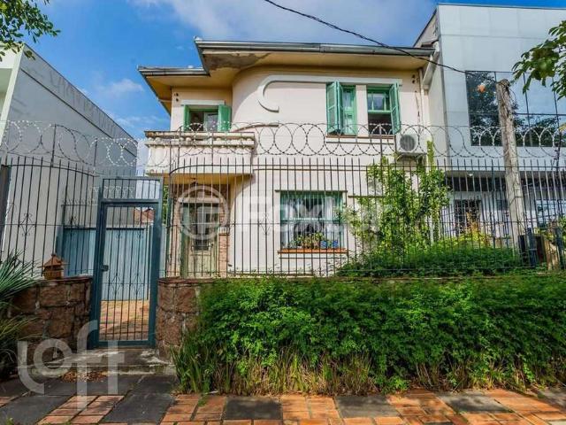 Casa / Sobrado para Venda em Porto Alegre/RS São Geraldo 4 Quartos