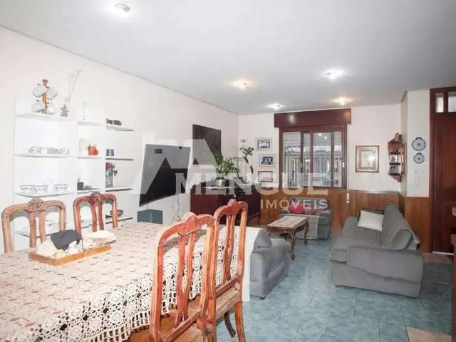 Casa / Sobrado para Venda em Porto Alegre/RS São João 4 Quartos