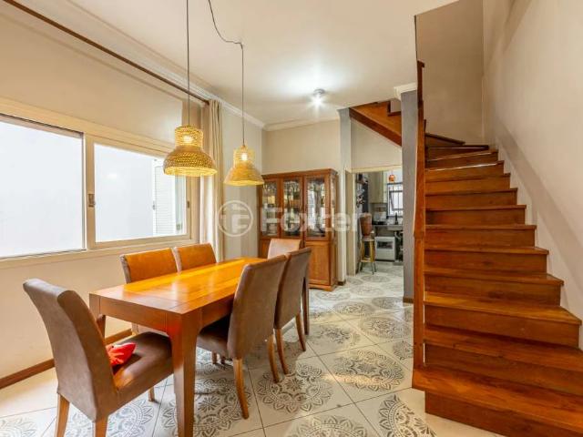 Casa / Sobrado para Venda em Porto Alegre/RS São João 4 Quartos