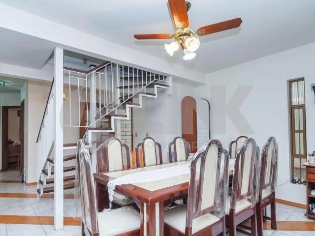 Casa / Sobrado para Venda em Porto Alegre/RS São João 5 Quartos