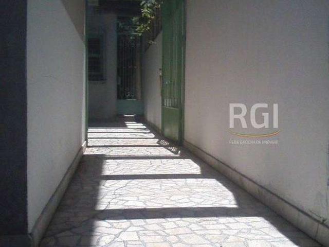 Casa / Sobrado para Venda em Porto Alegre/RS São João 6 Quartos
