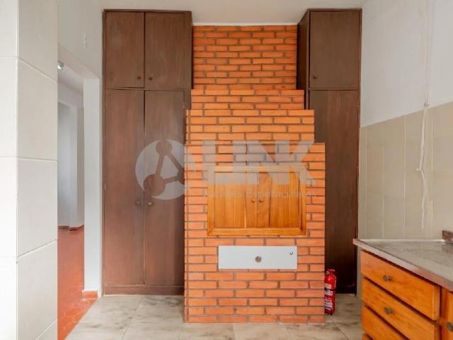Casa / Sobrado para Venda em Porto Alegre/RS São João 8 Quartos