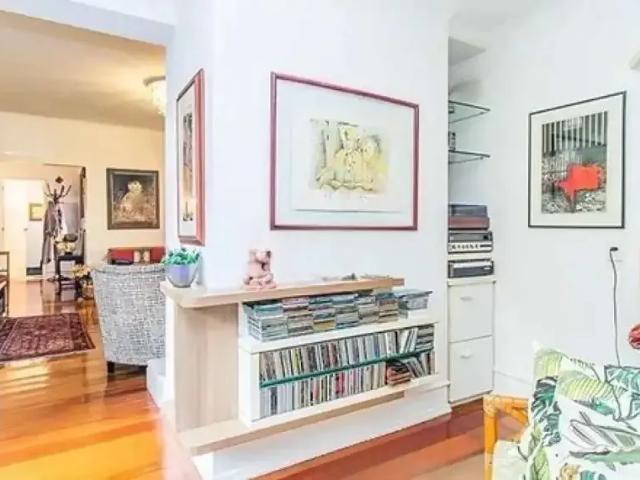 Casa / Sobrado para Venda em Porto Alegre/RS São João 3 Quartos