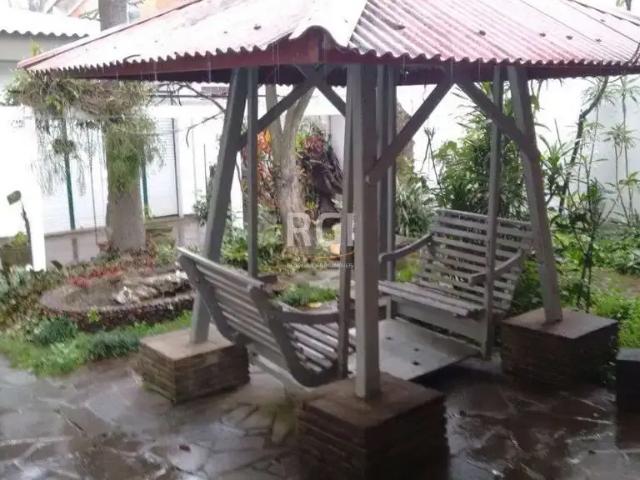 Casa / Sobrado para Venda em Porto Alegre/RS São João 3 Quartos