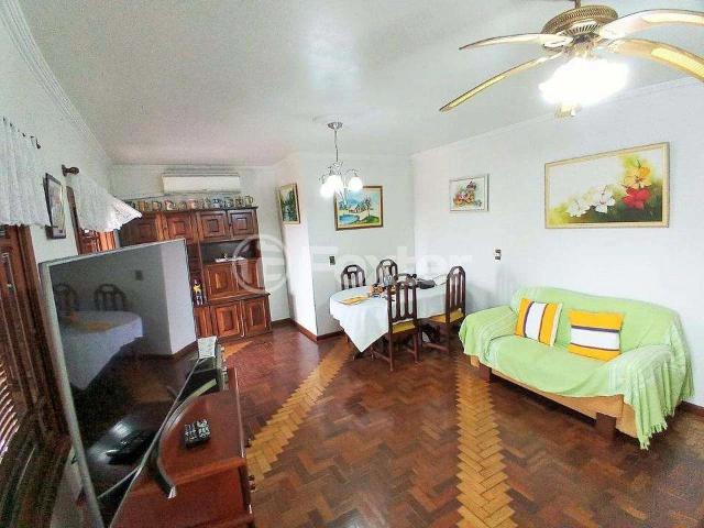 Casa / Sobrado para Venda em Porto Alegre/RS São João 3 Quartos